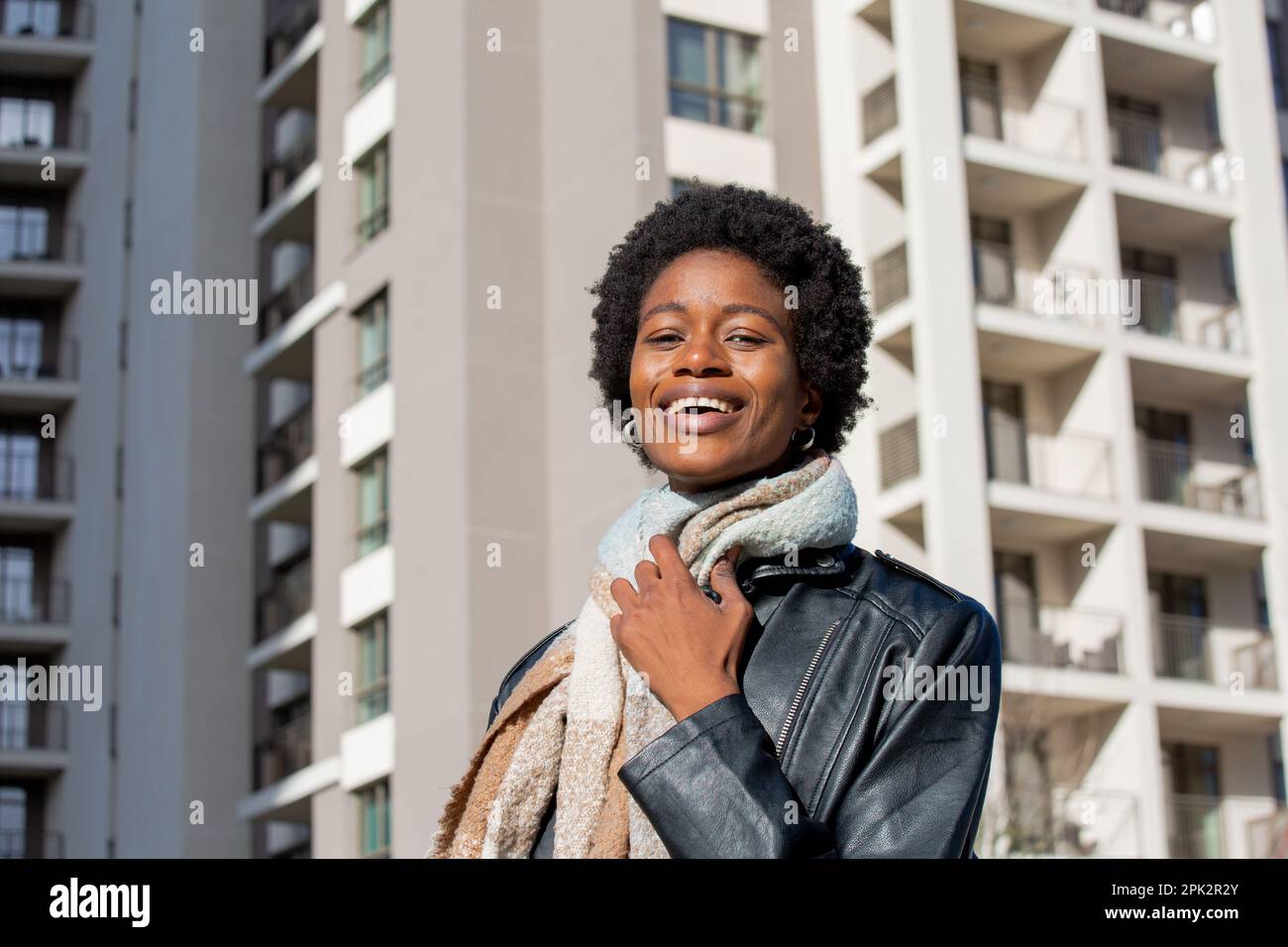 Afrikanisches Mädchen im Park Stockfoto