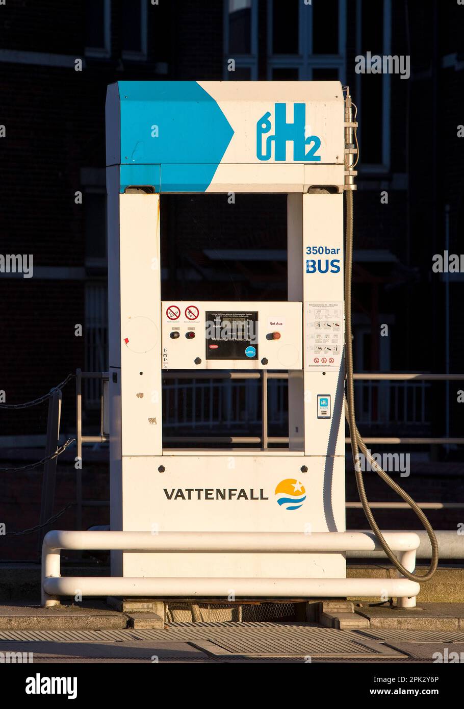 Wasserstofftankstelle, Wasserstoffstation HafenCity, eine von etwa hundert Wasserstofftankstellen in Deutschland, Hamburg, Deutschland, Europa Stockfoto