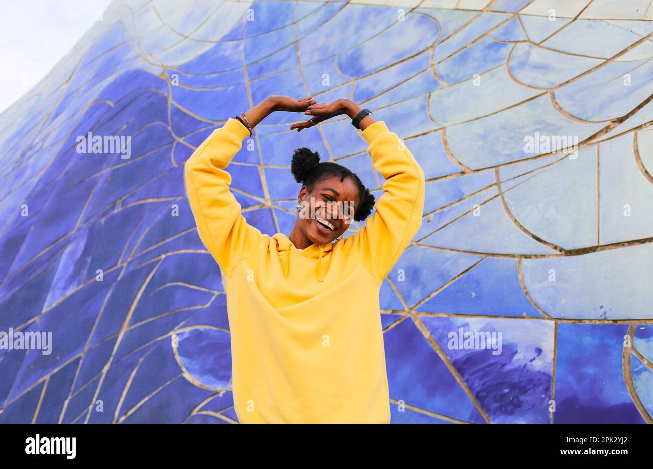 Afrikanisches Mädchen im Park Stockfoto