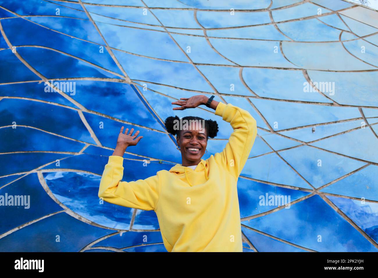 Afrikanisches Mädchen im Park Stockfoto