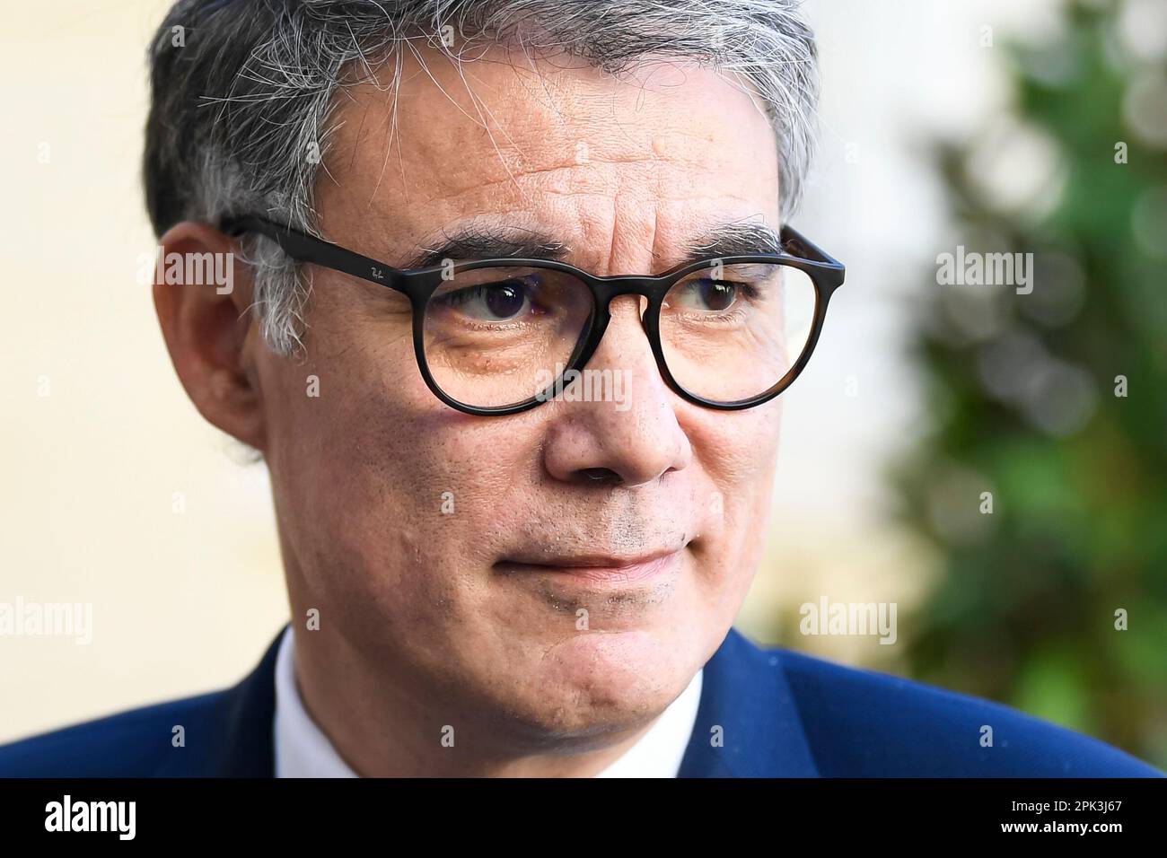 Paris, Frankreich. 04. April 2023. Olivier FAURE, erste Sekretärin der Sozialistischen Partei (PS), und Johanna ROLLAND während eines Treffens mit dem französischen Premierminister im Hotel Matignon am 4. April 2023 in Paris, Frankreich. Kredit: Victor Joly/Alamy Live News Stockfoto