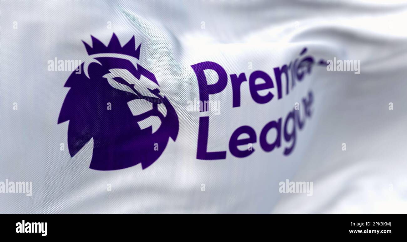 London, Vereinigtes Königreich, april 2023: Nahaufnahme der Flagge der Premier League, die im Wind winkt. Die Premier League ist die oberste Stufe des Systems der englischen Fußballliga. Stockfoto