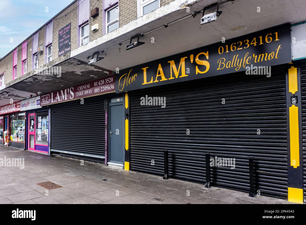 Lam's New Chinese Restaurant in der Ballyfermot Road, Dublin. Direkt neben Lams ursprünglichem Restaurant nach einem Streit zwischen Vater und Sohn. Stockfoto