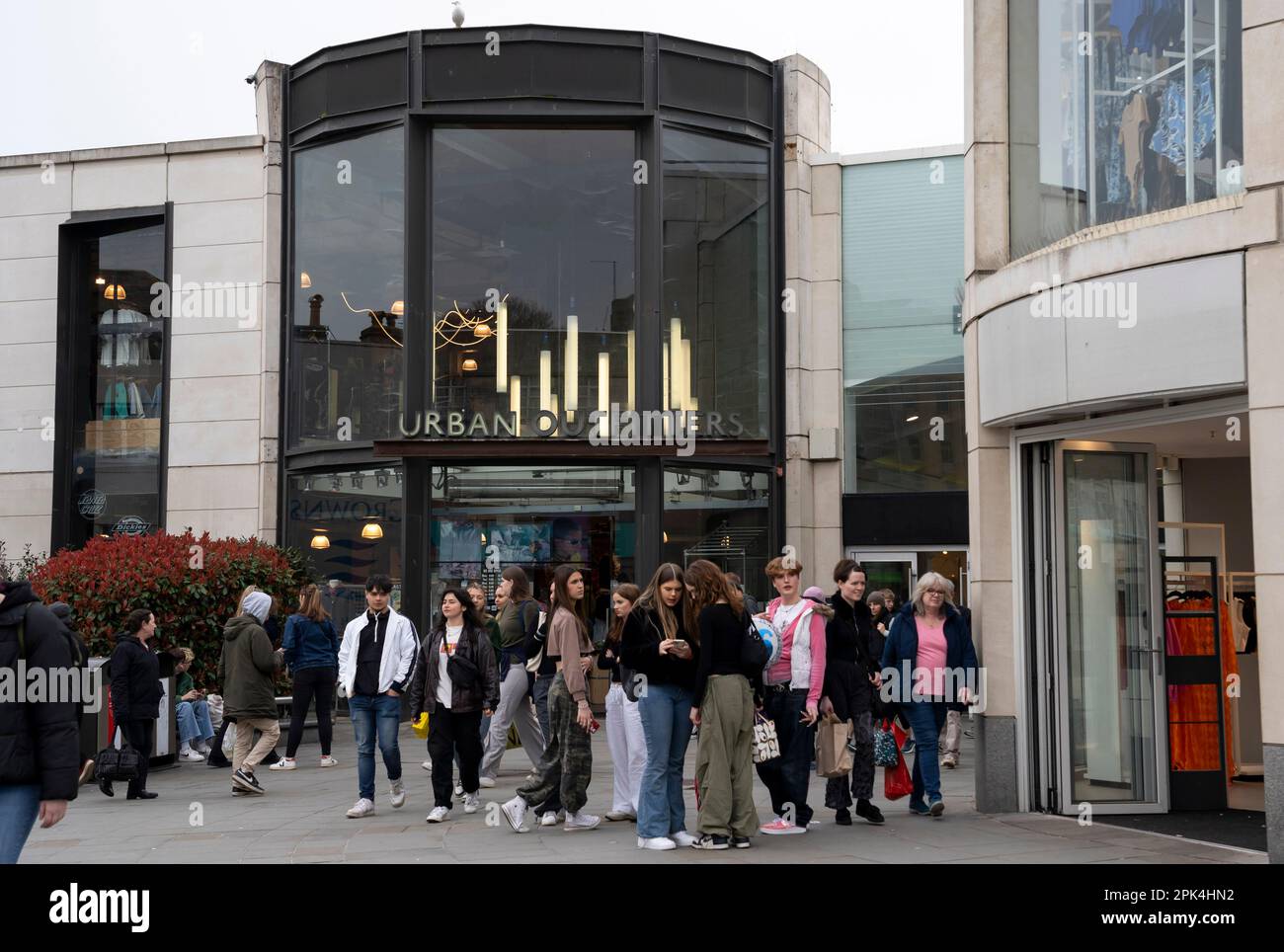 Urban Outfitters kaufen im Stadtzentrum von Brighton ein Stockfoto