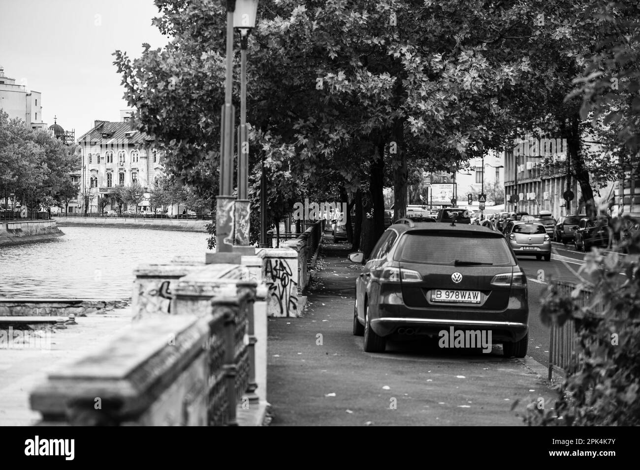 Autoverkehr, Umweltverschmutzung, Stau in der Innenstadt von Bukarest, Rumänien, 2023 Stockfoto