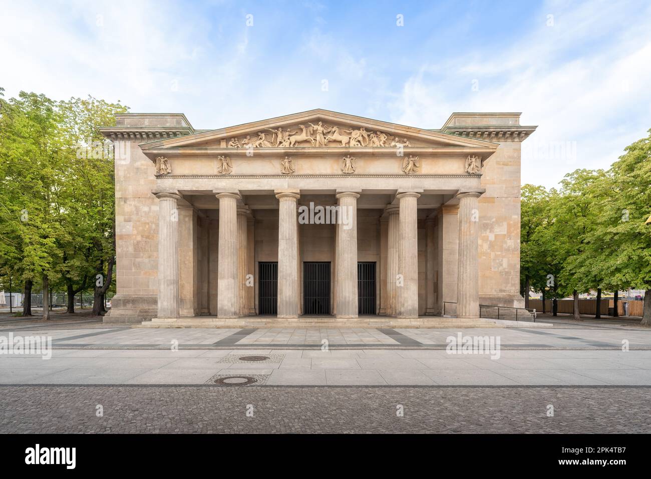 Gebäude der Neuen Wache am Boulevard unter den Linden - Berlin, Deutschland Stockfoto