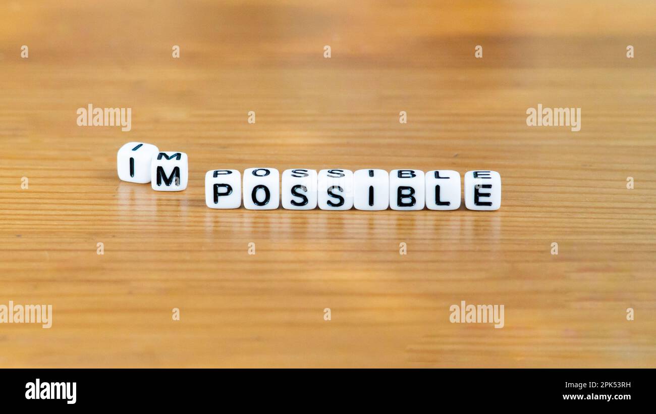 Ich bin ein möglicher unmöglicher Slogan in weißen Perlenbuchstaben. Zitate zu Motivation und Inspiration Stockfoto
