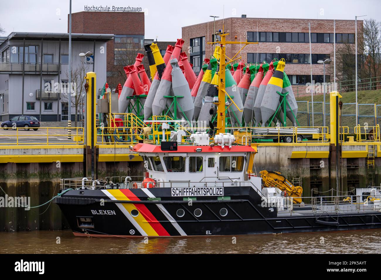 Bremerhaven Boje Yard, hier werden die Navigationsschilder für die äußere Weser gepflegt und eingesetzt, gehört zu den Weser-Jade-Nordsee Wasserstraßen Stockfoto