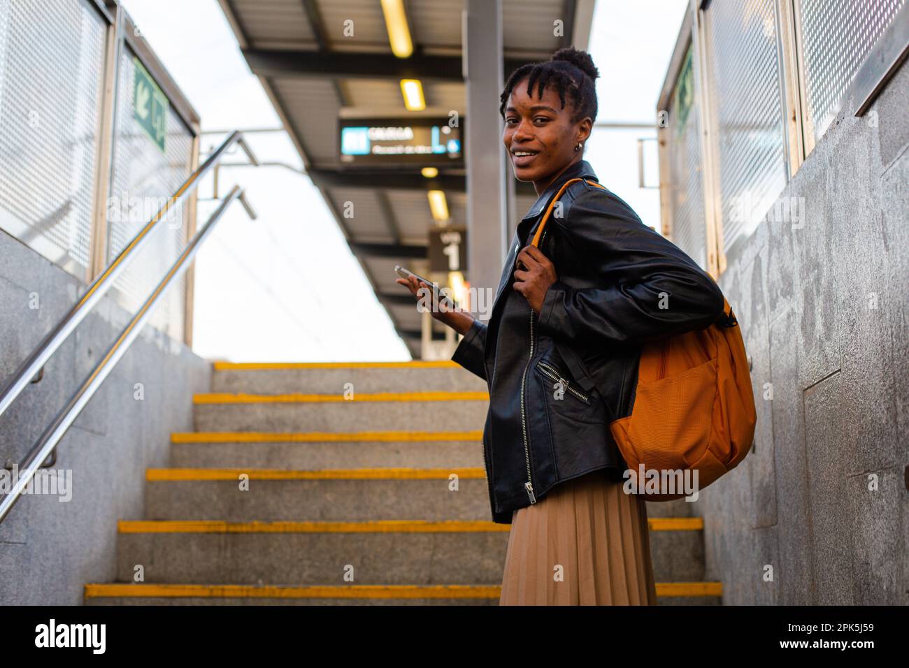 Bahnhof für afrikanische Mädchen Stockfoto