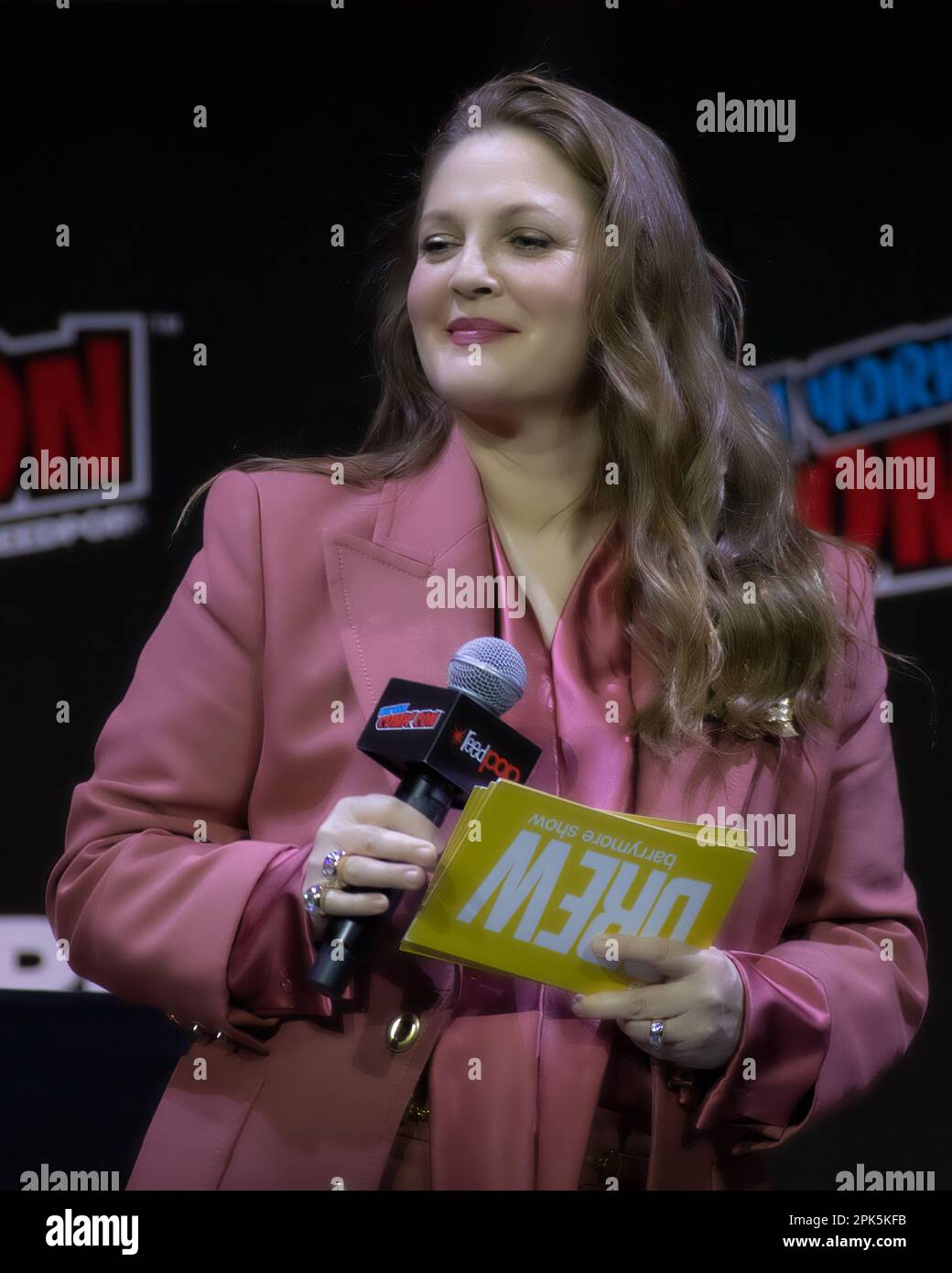 Jamie Lee Curtis wird 2022 von Drew Barrymore interviewt, weil Halloween auf der New York Comic Con endet Stockfoto