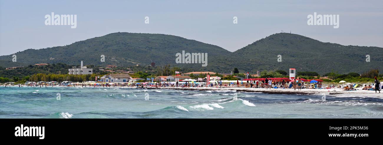 Leute am Strand, La Cinta Beach, San Teodoro, Sardinien, Italien Stockfoto