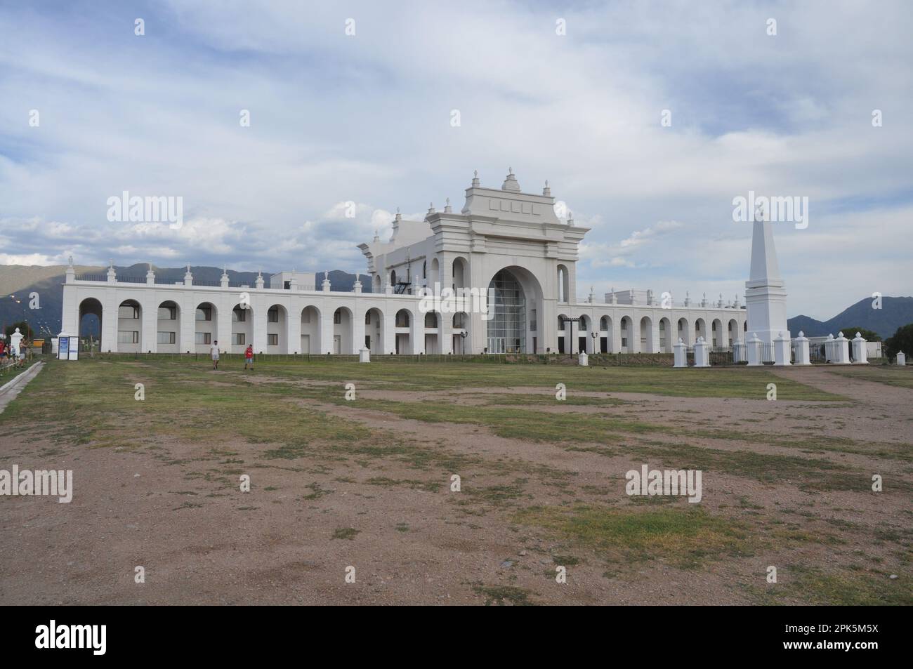 Replica de edificio de la Recova y plaza de Mayo, La Punta, San Luis, Argentinien Stockfoto