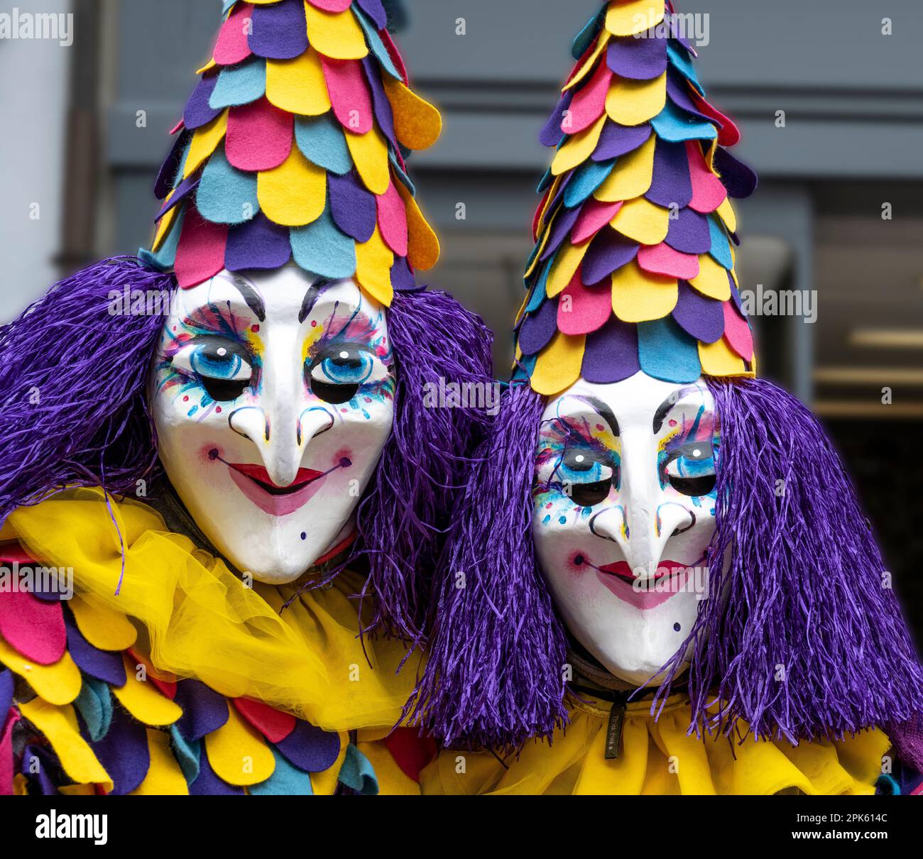 harlekin-Kostüm bei der Basel-Fasnacht-Parade in der Schweiz ... harlekin-Kostüm bei der Basel-Fasnacht-Parade in der Schweiz ...