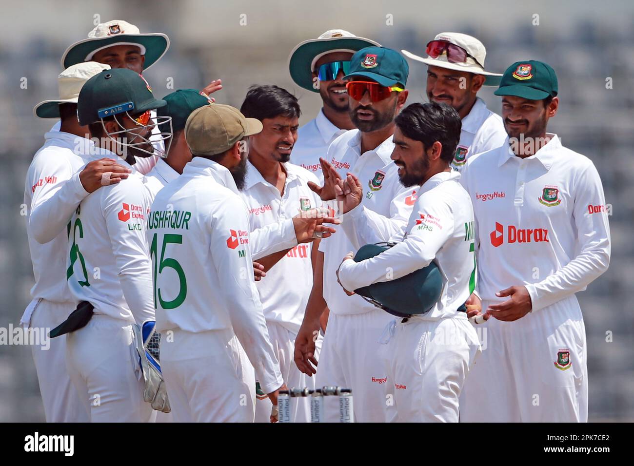 Taijul Islam feiert nach Harry Tector Wicket am dritten Tag des alleinigen Testspiels zwischen Bangladesch und Irland bei Sher-e-Bangla Na Stockfoto