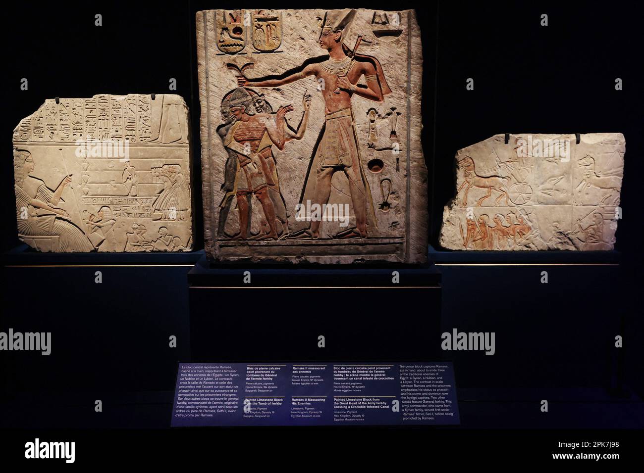 Paris, Frankreich, 6. April 2023, die Ausstellung „Ramses the Great and the Gold of the Pharaohs“ im Grande Halle de la Villette in Paris, Frankreich, wird am 6. April 2023 vom 7. April bis 6. September geöffnet. Es werden etwa 180 außergewöhnliche Werke gezeigt, darunter der berühmte Schatz von Tanis und die goldene Halskette von Psusenes I oder der Sarkophag von Pharao Ramses II Foto von Jerome Domine/ABACAPRESS.COM Kredit: Abaca Press/Alamy Live News Stockfoto