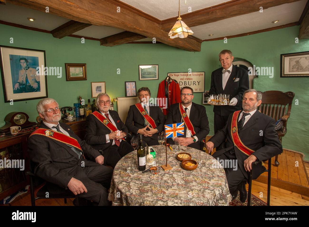 Mitglieder der Abteilung "Freunde der britischen Königsfamilie - Deutschland" in Nettetal, der Club bereitet sich auf die Feier von König Karl III. In Deutschland vor Stockfoto