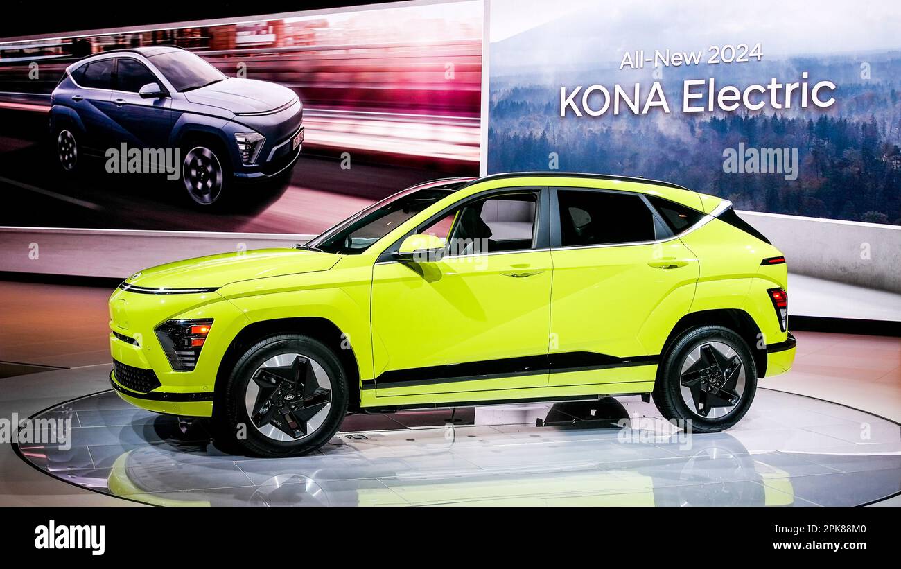 NEW YORK, NY, USA - 5. APRIL 2023: Die Hyundai Kona Electric 2024 auf der New York International Auto Show Stockfoto