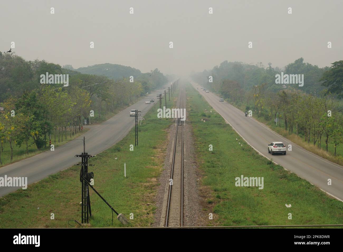 Smog City aus PM 2,5 Staub. Landschaft mit schlechter Luftverschmutzung und Gefahr für den Menschen. Stockfoto