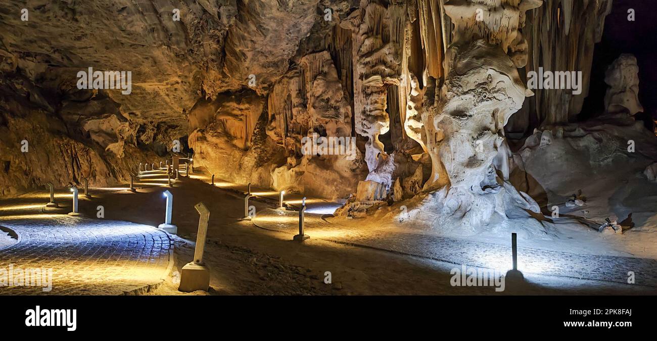 Blick auf die Cango Höhle in Südafrika Stockfoto