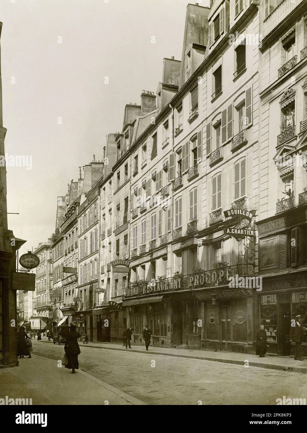 Café Procope, rue de l'ancienne Comédie, 6. Arrondissement, Paris , 1917 ( Café Procope, auch bekannt als Le Procope, war eines der berühmtesten Café-Restaurants in Paris, gegründet 1686. ) Stockfoto