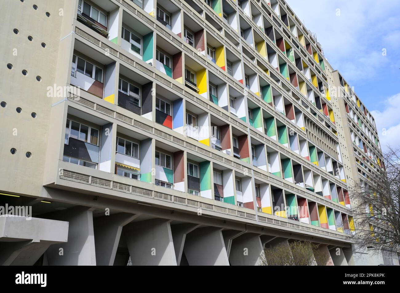 DEUTSCHLAND, Apartmentgebäude Unité d'habitation Typ Berlin, entworfen vom schweizer französischen Architekten Le Corbusier, erbaut 1957/58 für die Ausstellung Interbau IBA 57 / DEUTSCHLAND, Berlin, Corbusierhaus, Wohnaus Unité d'habitation Typ Berlin, entworfen von Architekt Le Corbusier, 1957/58 für die internationale Baustellung InterIBA 57 Stockfoto