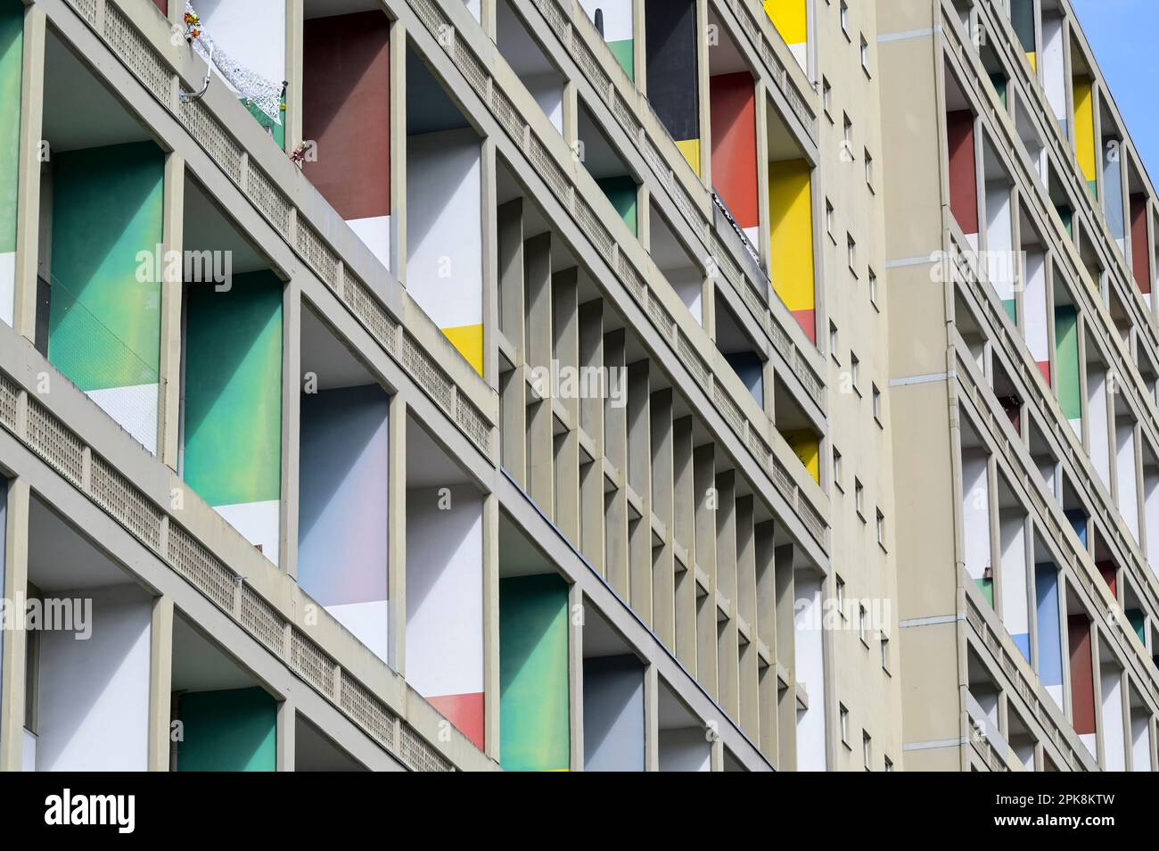 DEUTSCHLAND, Apartmentgebäude Unité d'habitation Typ Berlin, entworfen vom schweizer französischen Architekten Le Corbusier, erbaut 1957/58 für die Ausstellung Interbau IBA 57 / DEUTSCHLAND, Berlin, Corbusierhaus, Wohnaus Unité d'habitation Typ Berlin, entworfen von Architekt Le Corbusier, 1957/58 für die internationale Baustellung InterIBA 57 Stockfoto