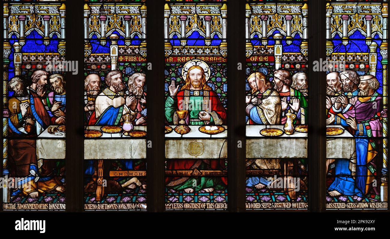 St. Nicholas Cathedral Church, Newcastle upon Tyne, Tyne and Wear, England, Großbritannien. Buntglasfenster: Das letzte Abendmahl Stockfoto
