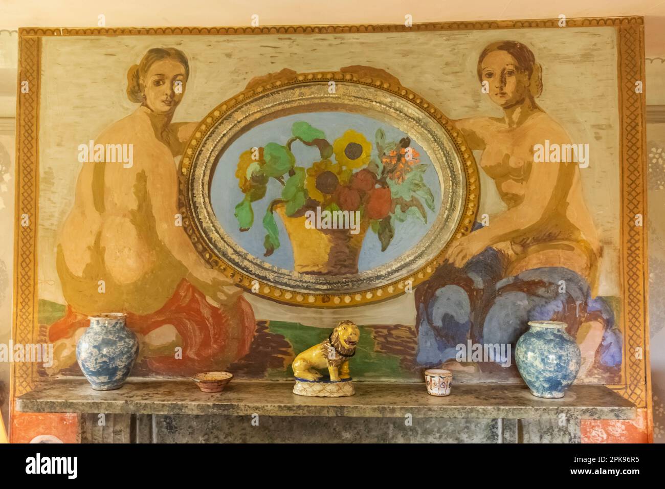 England, East Sussex, Firle, West Firle, Charleston House, Das Haus von Vanessa Bell und Duncan Grant, Gemälde im Wohnzimmer Stockfoto