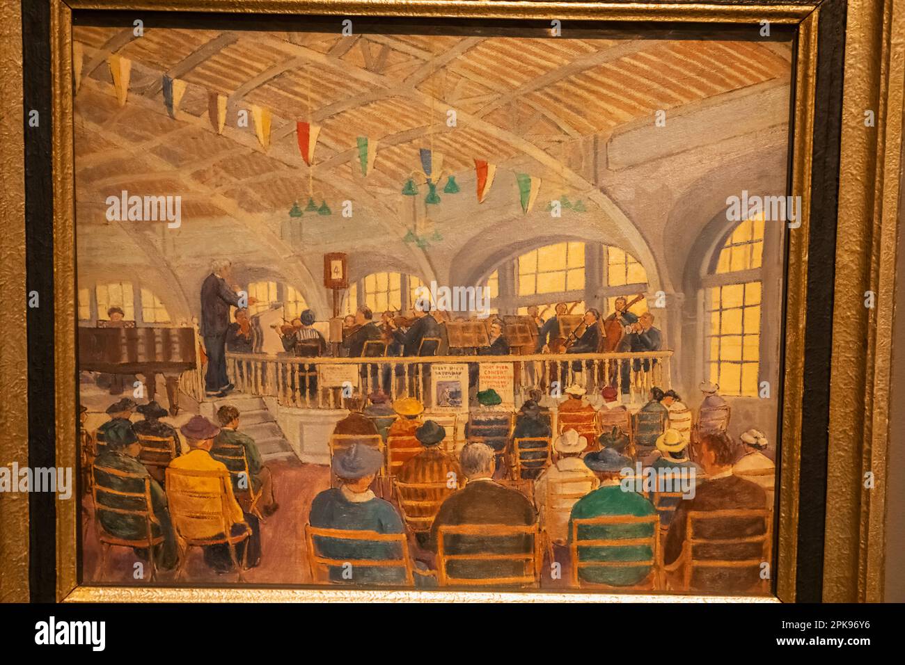 England, East Sussex, Brighton, Brighton Museum, Gemälde mit dem Titel „Concert on the West Pier, Brighton“ von Douglas Fox Pitt aus dem Jahr 1918 Stockfoto