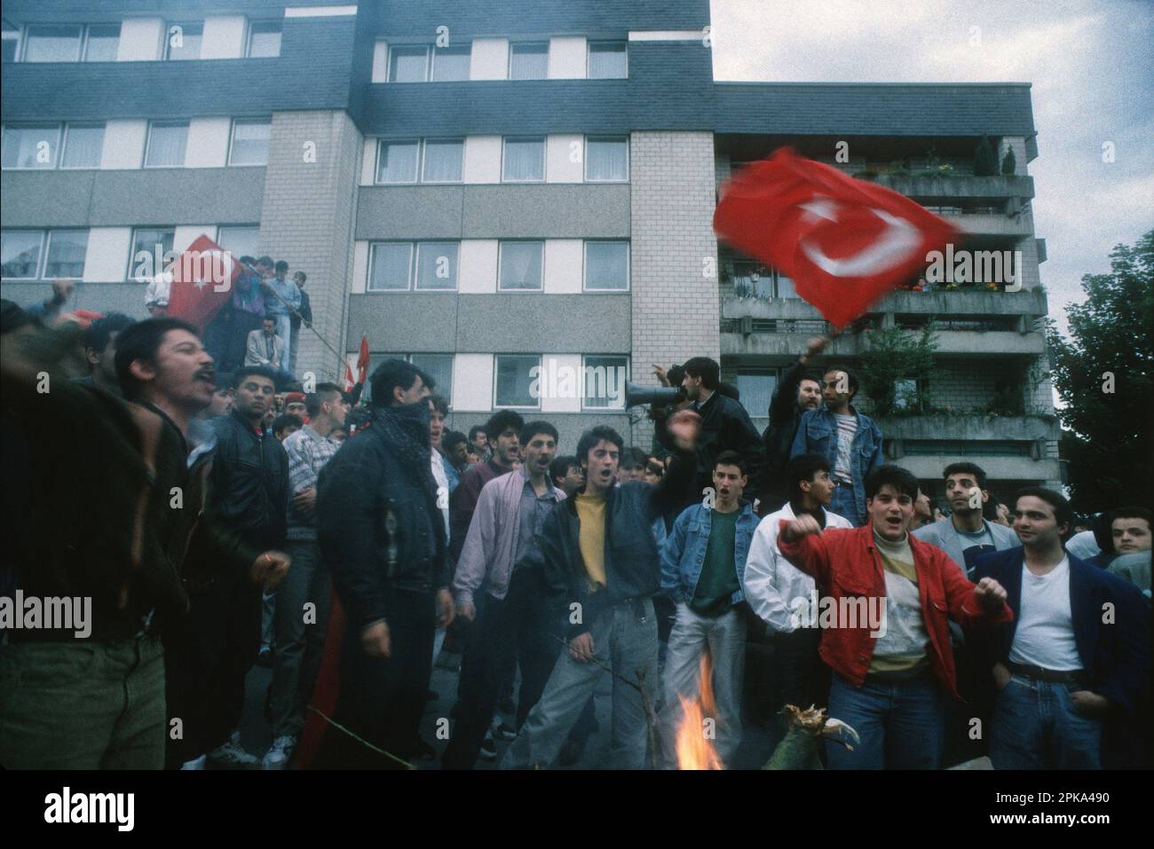 29.03.2023, Deutschland, Nordrhein-Westfalen, Solingen - zwei Tage nach dem rassistischen Brandanschlag auf das Haus der türkischen Genc-Familie am 29. Mai 1993, Stockfoto