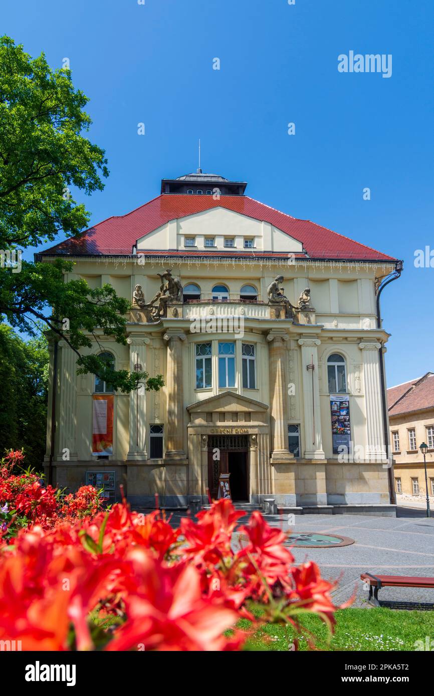 Opava (Troppau), Gemeindehaus (Obecní dum) in Moravskoslezsky, Mährisch-Schlesische Region, Tschechien Stockfoto