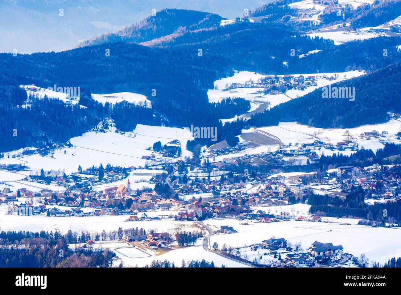 Dorf Semriach, Blick vom Berg Schöckl in der Region Graz, Steiermark, Österreich Stockfoto