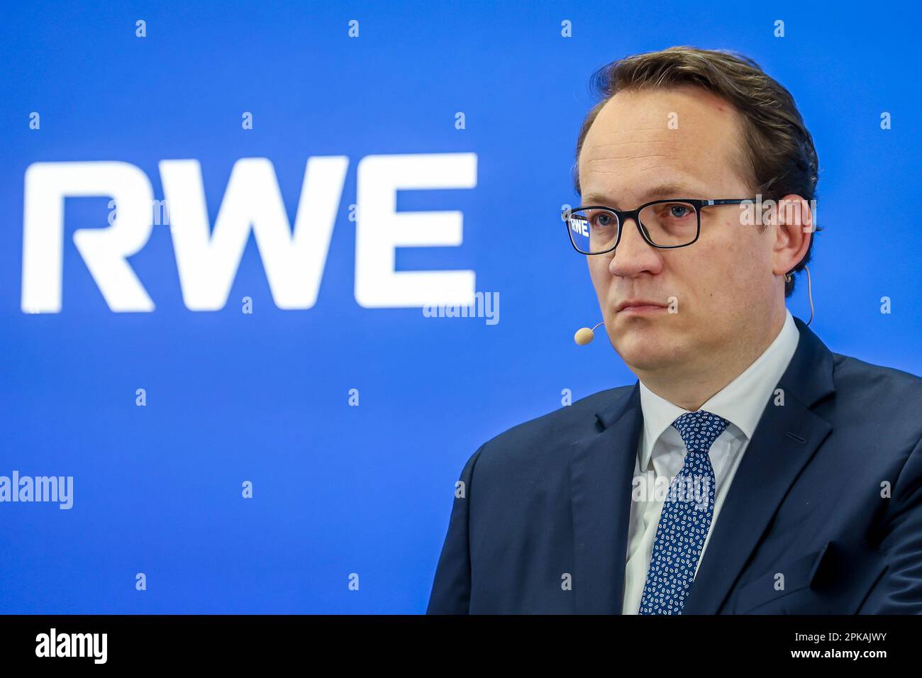 21.03.2023, Deutschland, Nordrhein-Westfalen, Essen - RWE-CEO Markus Krebber auf der jährlichen Pressekonferenz der RWE. 00X230321D016CAROEX.JPG [MODELLVERSION Stockfoto