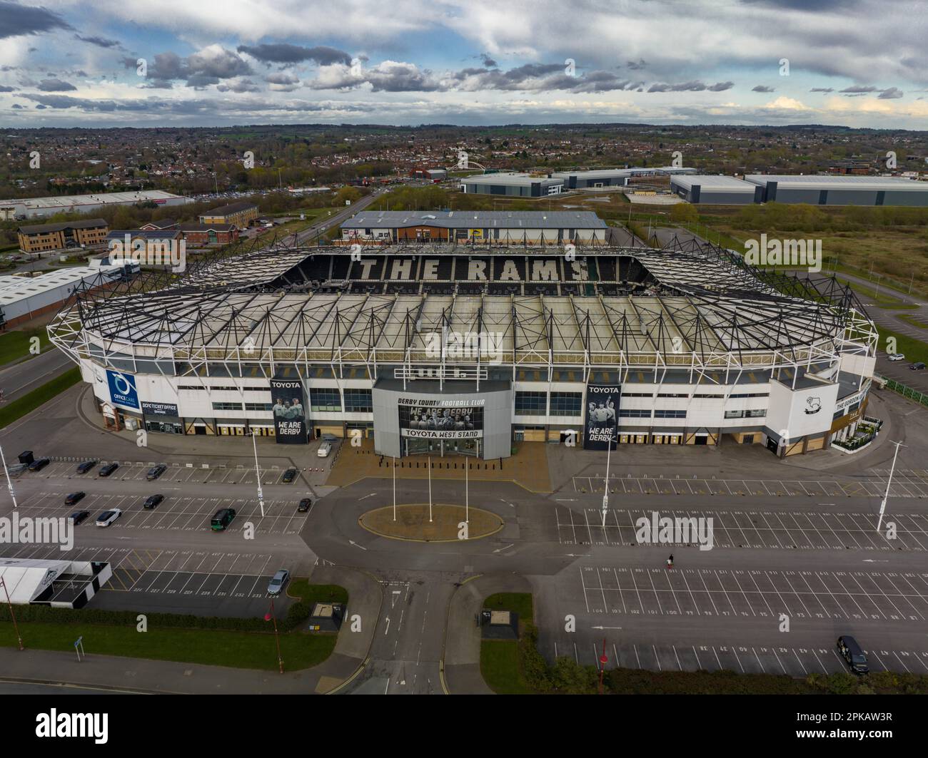 Blick aus der Vogelperspektive auf das Pride Park Derby, Heimstadion der Wayne Rooney's Derby County Football Club Drohne Stockfoto