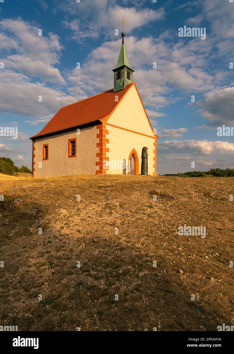 Die Walburgis-Kapelle auf dem Tafelberg Ehrenbürg oder die Walberla, der Naturpark der fränkischen Schweiz, Forchheim County, Oberfrankreich, Franken, Bayern, Deutschland Stockfoto