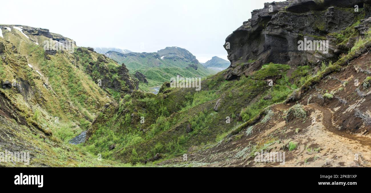 Blick in das Tal von Thorsmoerk, Fimmvorduhals Wanderweg in Island Stockfoto