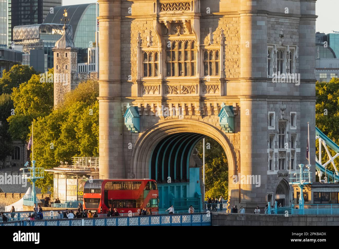 England, London, Nahaufnahme der Tower Bridge Stockfoto