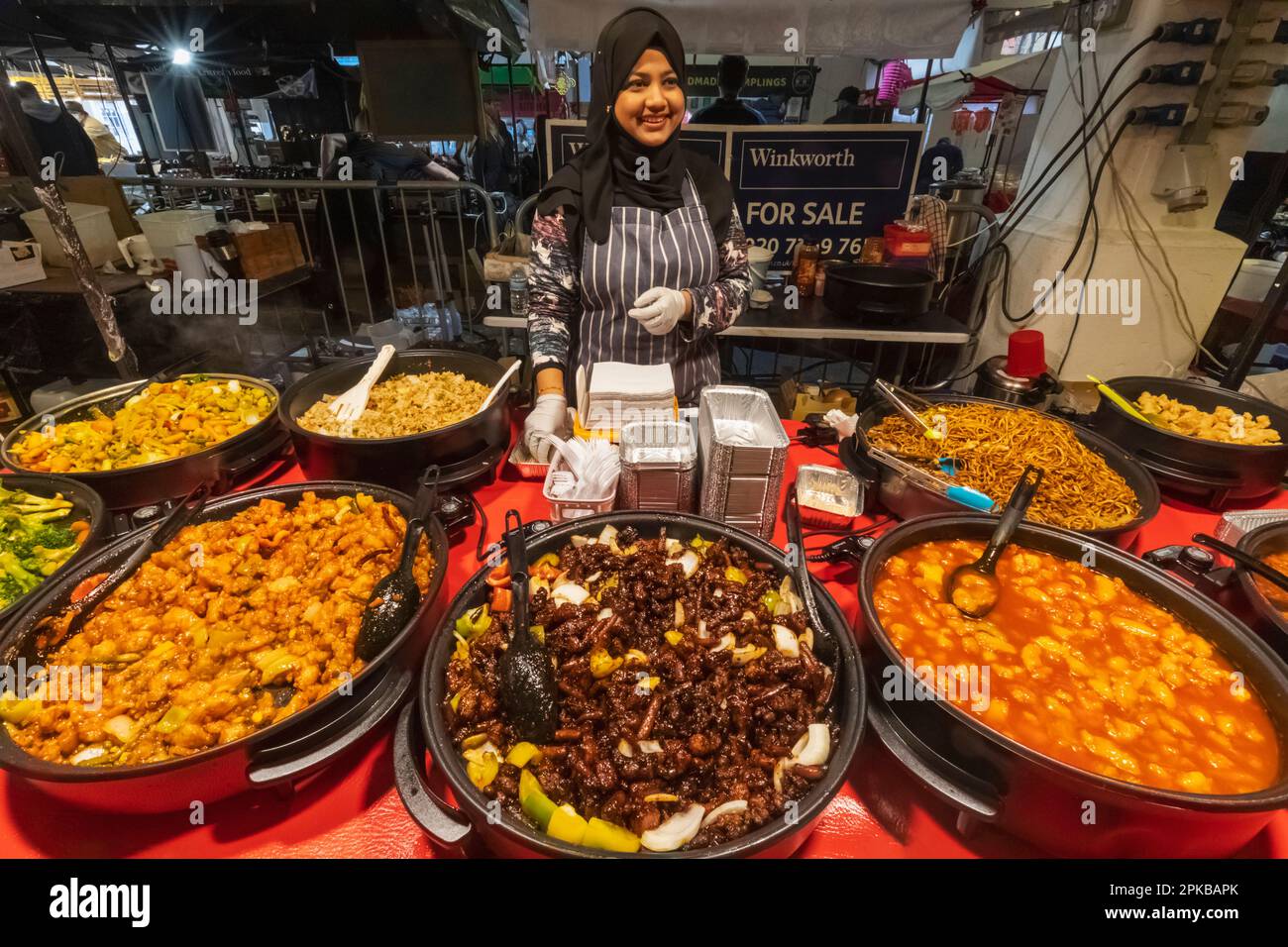 Marktstand mit asiatischem essen -Fotos und -Bildmaterial in hoher ...