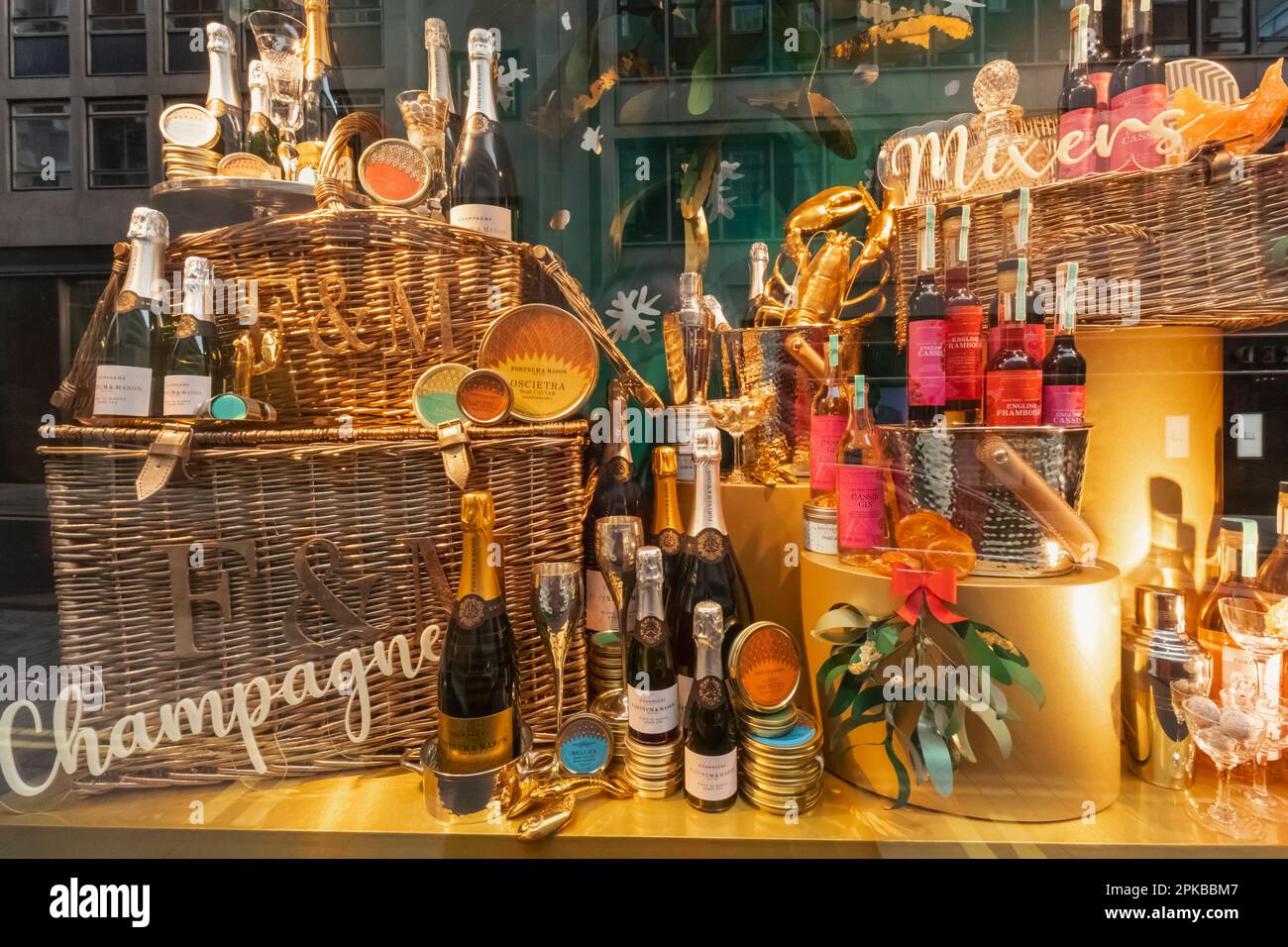 England, London, Piccadilly, Fortnum & Mason Store Weihnachtsfenster Stockfoto England, London, Piccadilly, Fortnum & Mason Store Weihnachtsfenster Stockfoto