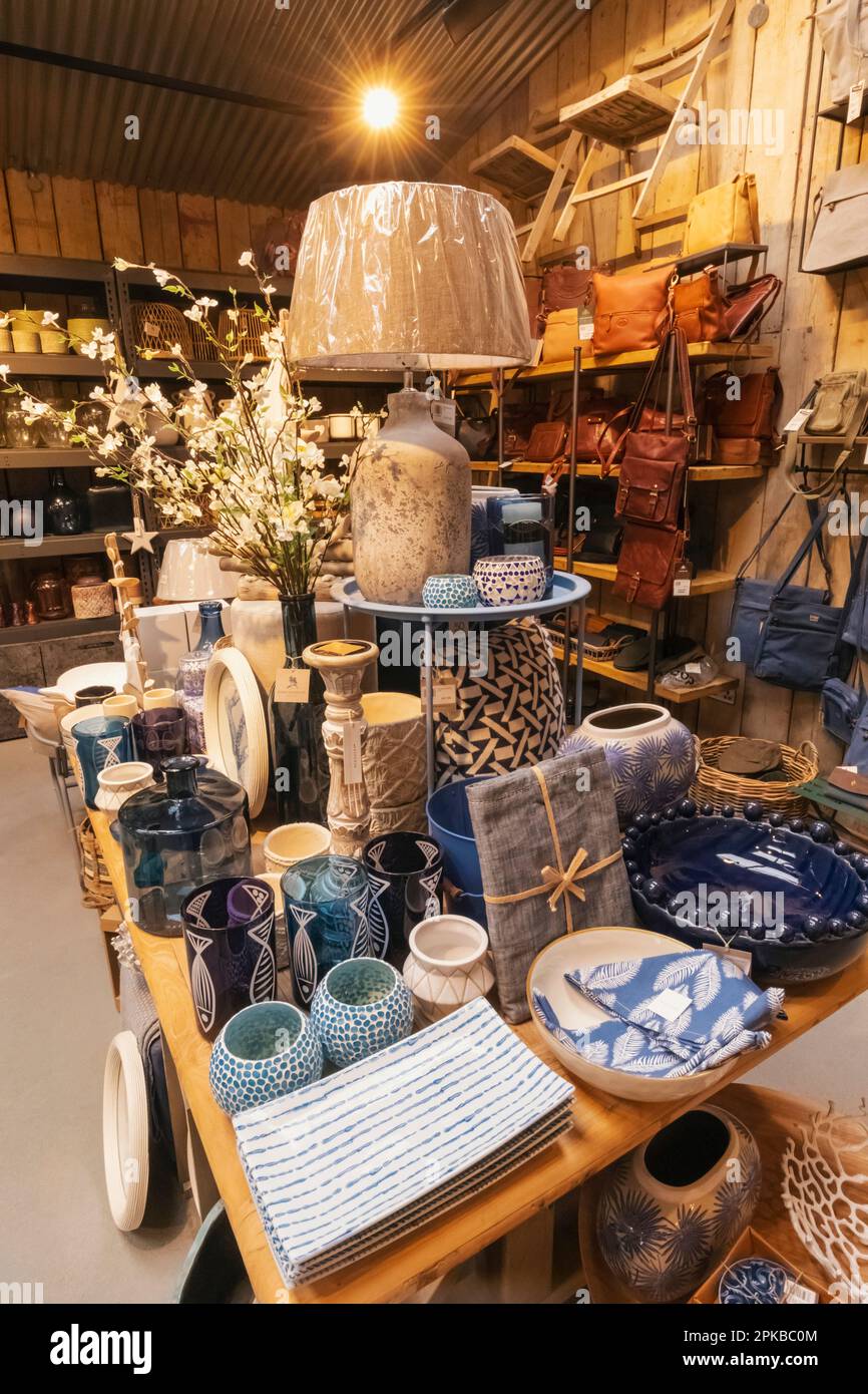 England, Dorset, Bridport, Symondsbury Estate, Home and Garden Store, Innenansicht Stockfoto