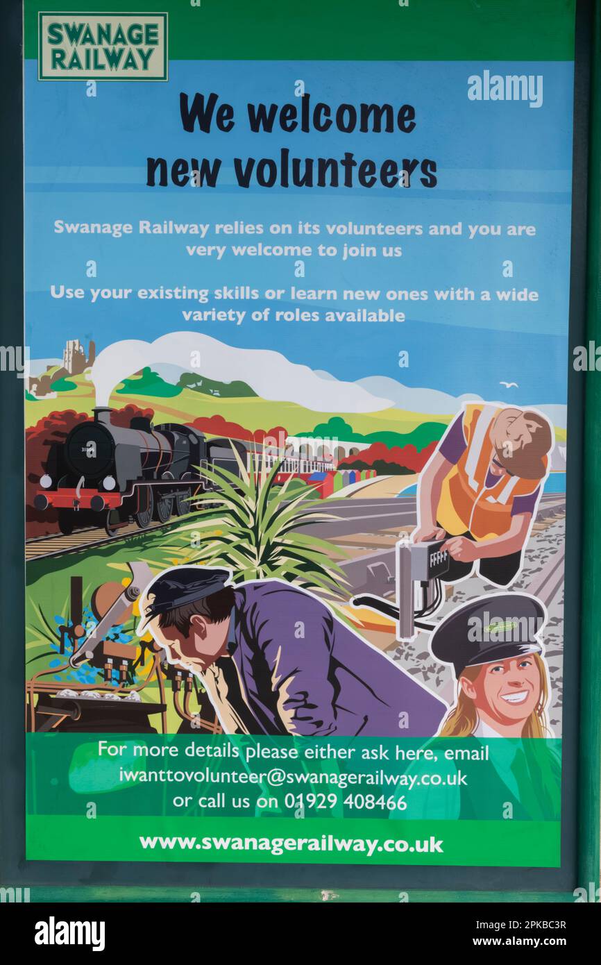 England, Dorset, Isle of Purbeck, Swanage, Bahnhof Swanage, Poster Zur Rekrutierung Von Freiwilligen Bei Swanage Railways Stockfoto