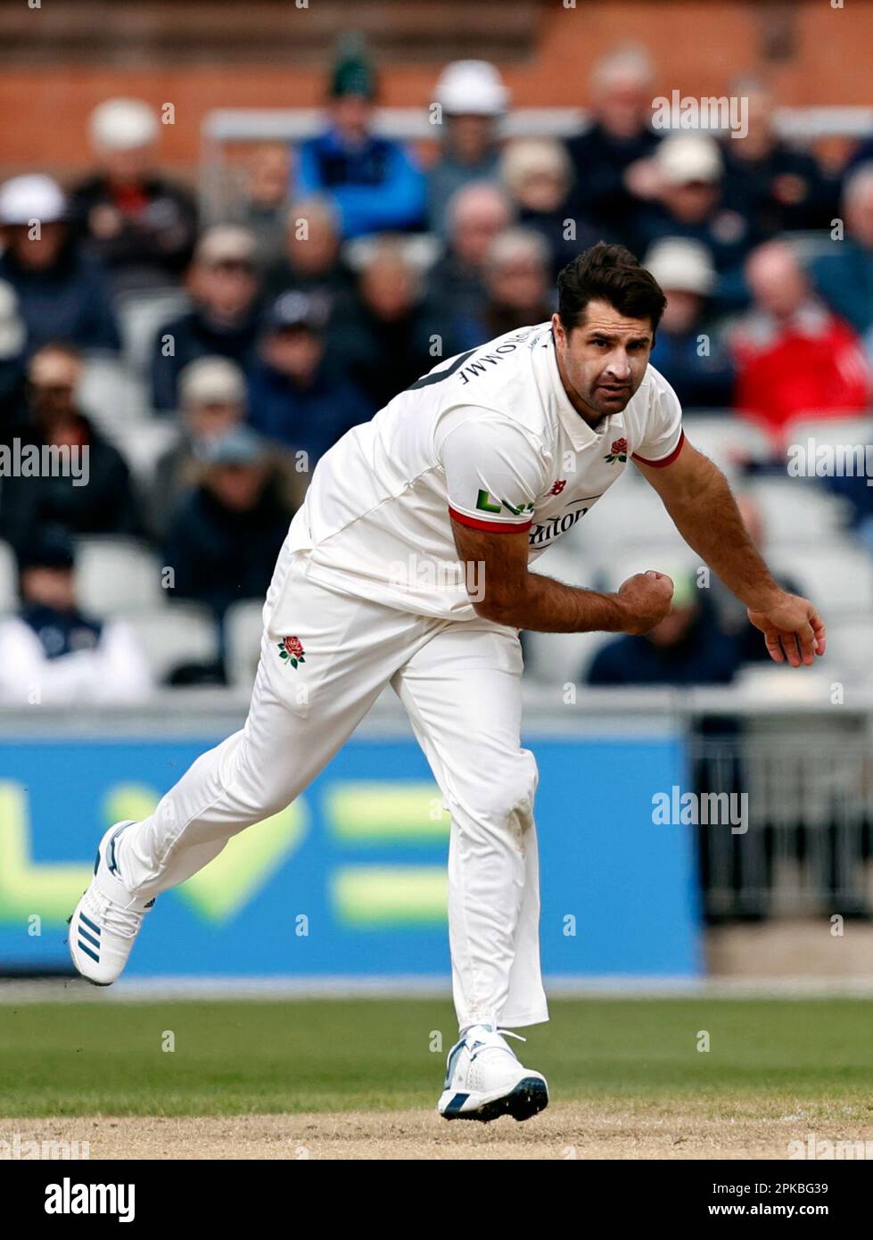 6. April 2023; Old Trafford, Manchester, England: Division 1 County Championship Cricket, Lancashire gegen Surrey Day 1; ehemaliger neuseeländischer Test-Cricketer Colin de Grandhomme gibt heute sein erstes Klassentreffen für Lancashire Stockfoto