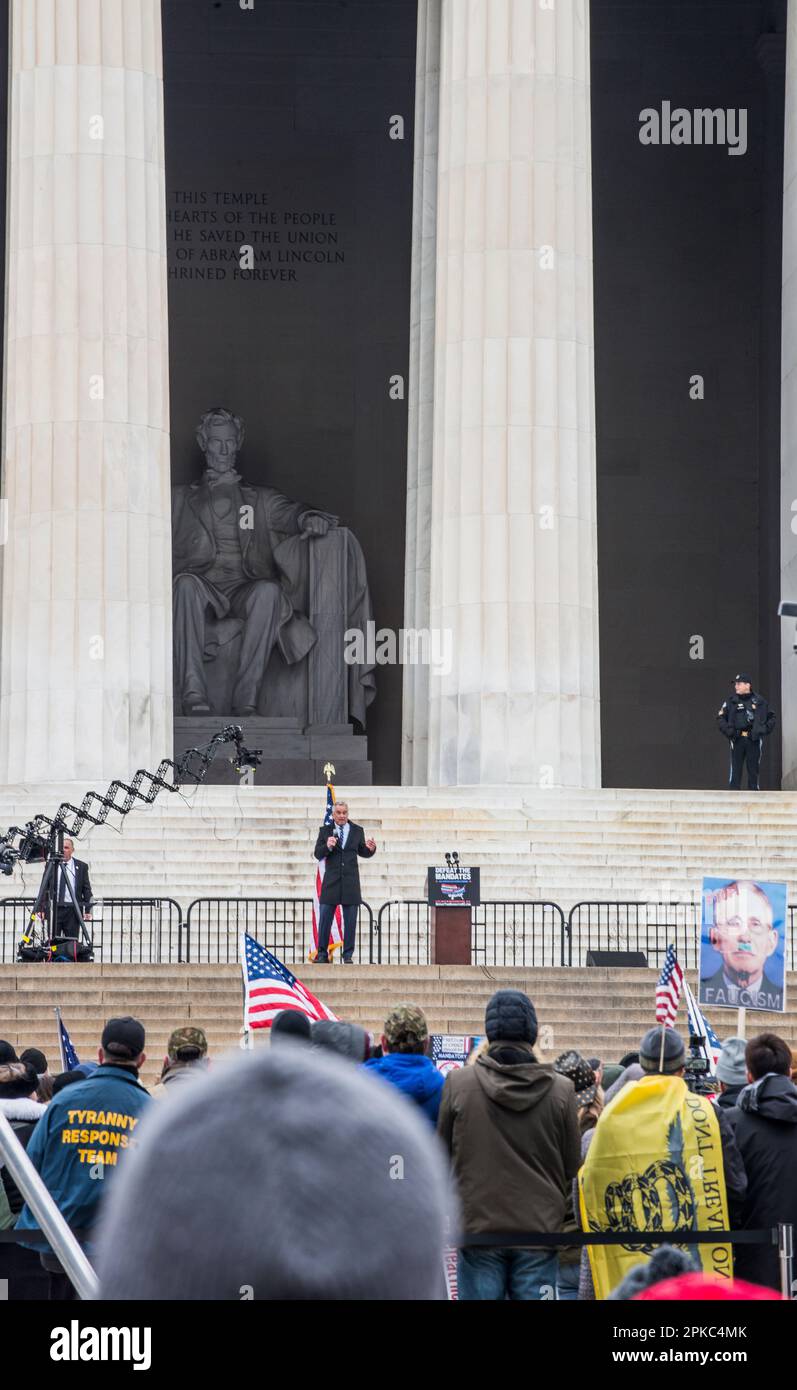 Als US-Präsident Bobby Kennedy im Lincoln Memorial während der Niederlage der Mandates Anti Lockdown Rally. Washington D.C. USA. Januar: 2022 Stockfoto