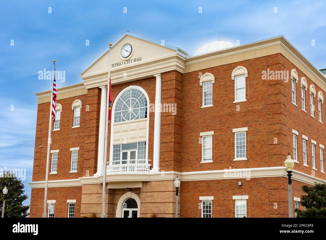Tupelo, MS - Januar 2023: Rathaus von Tupelo in Tupelo, Mississippi Stockfoto