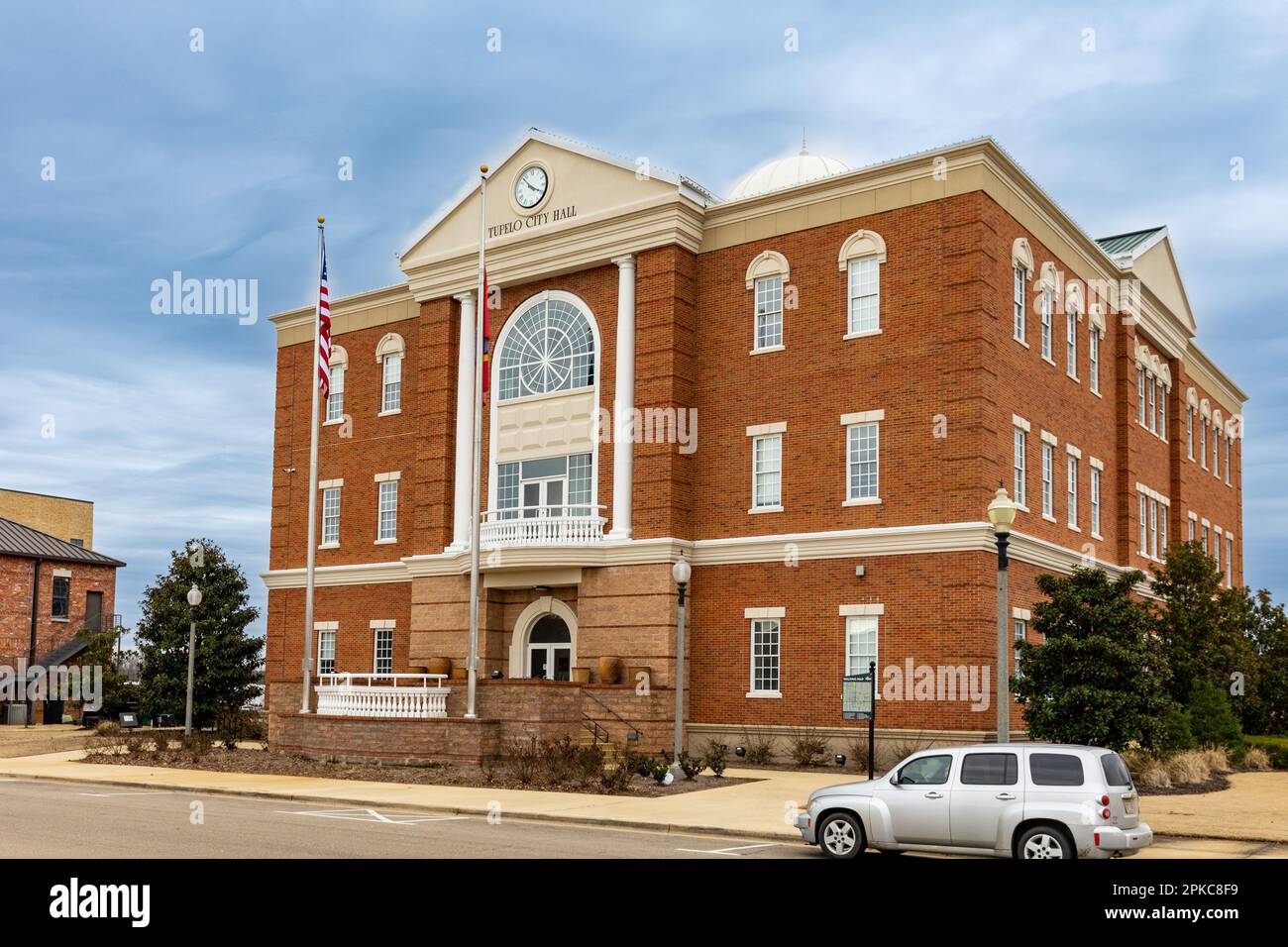 Tupelo, MS - Januar 2023: Rathaus von Tupelo in Tupelo, Mississippi Stockfoto