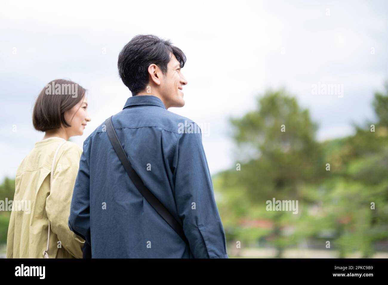 Männer und Frauen, die sehen Stockfoto