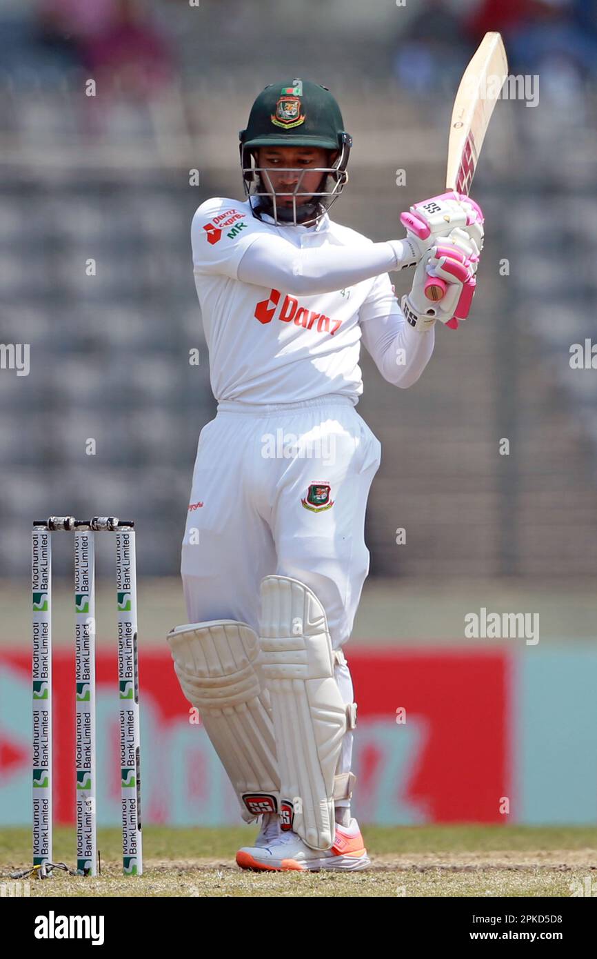 Mushfiqur Rahim schlägt am vierten Tag des alleinigen Testspiels zwischen Bangladesch und Irland im Sher-e-Bangla National Cricket Stadium, Mirpur, D. Stockfoto