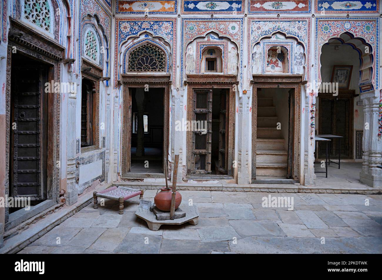 Kamal Morarka Haveli Museum in Shekhawati. Marwari-Händler bauten große Havelis in der Region Shekhawati, die aus dem 17. Bis 19. Jahrhundert stammen Stockfoto