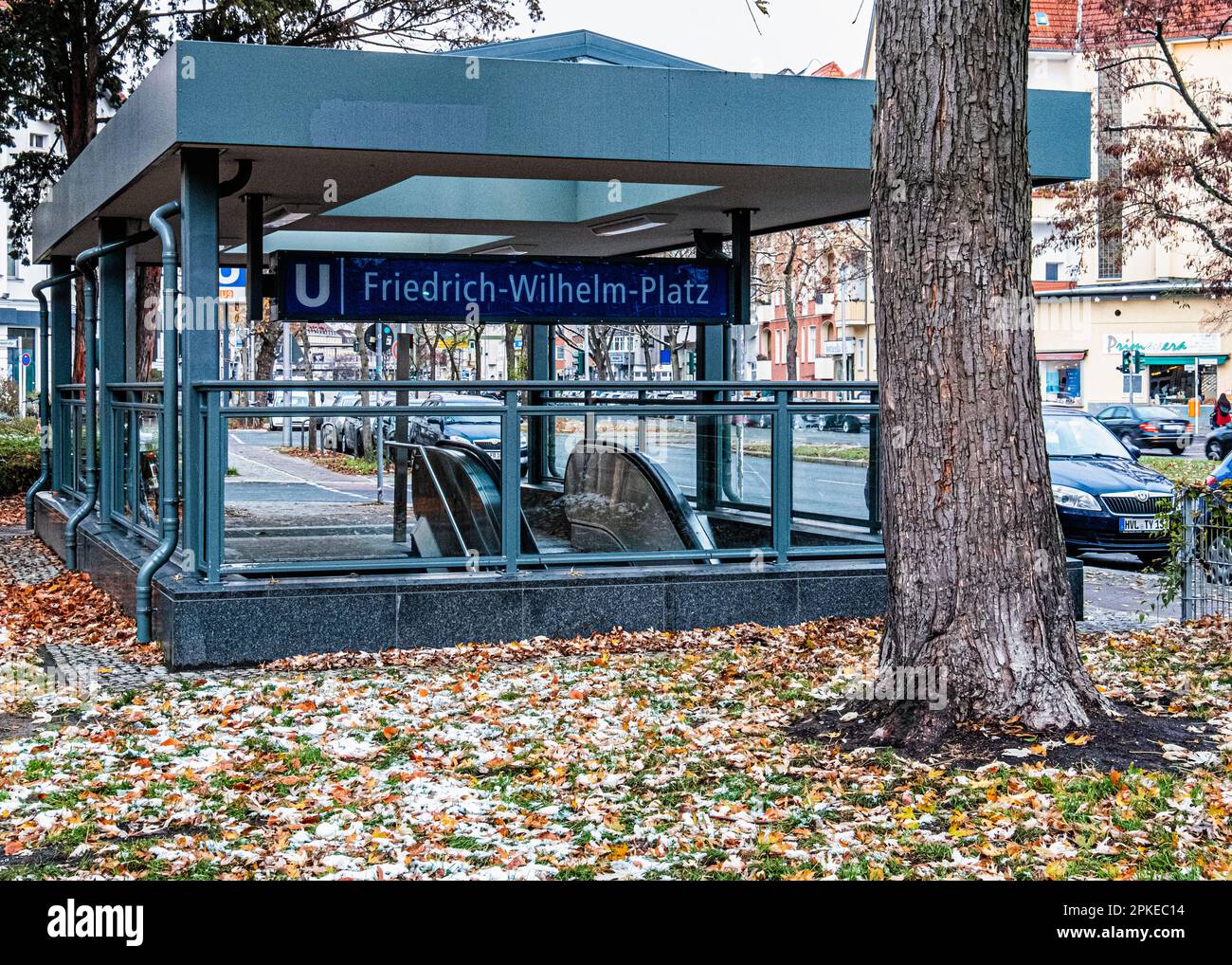 U-Bahn-Station Friedrich-Wilhelm-Platz der Linie U9 in Friedenau, Tempelhof-Schöneberg, Berlin Stockfoto