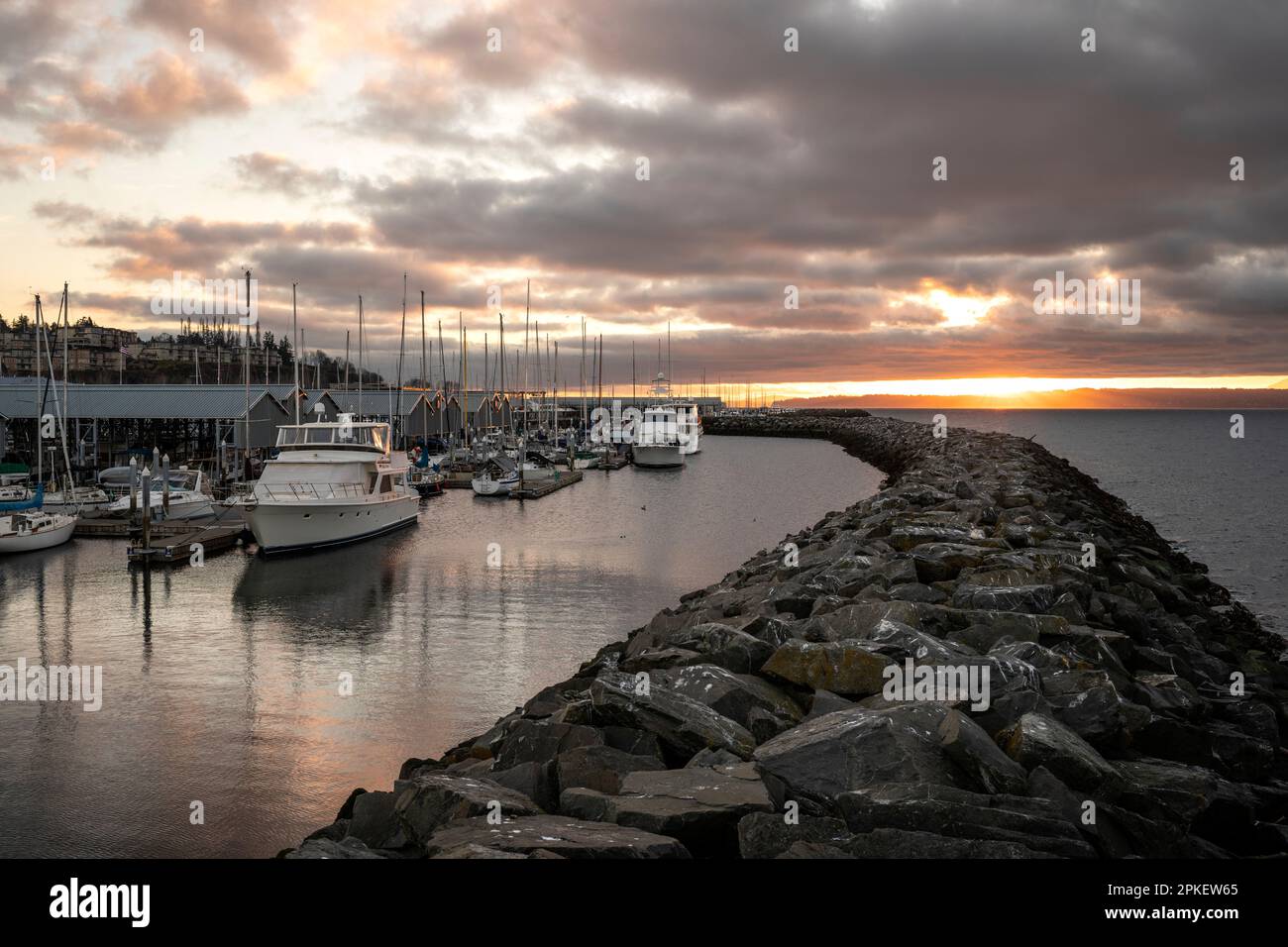 WA24152-00....WASHINGTON - Hafen von Edmonds am Puget Sound. Stockfoto